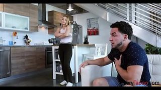 Пролетел мимо секса с девушкой зато получил трах со своей сестрой